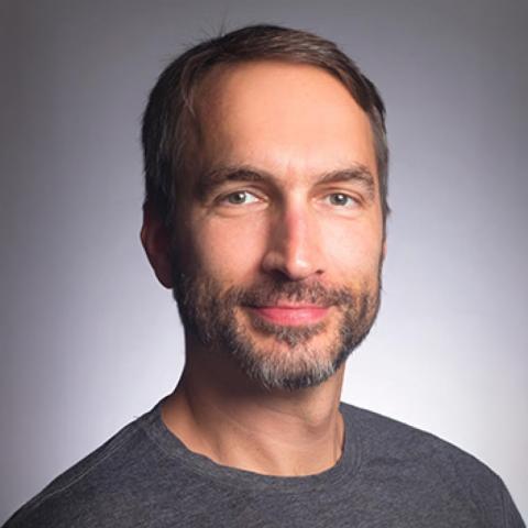 Oke Mueller headshot